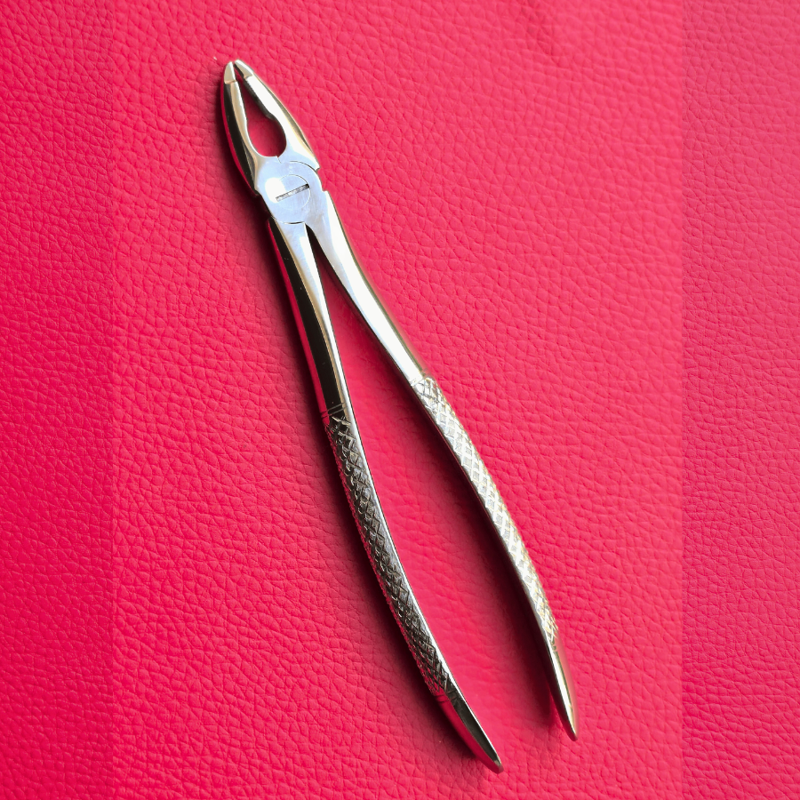 Curved Small Forceps 7″