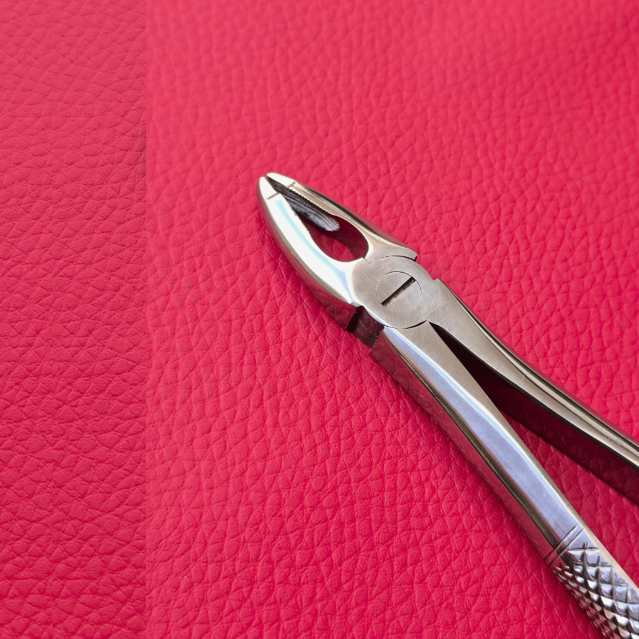 Curved Small Forceps 7″