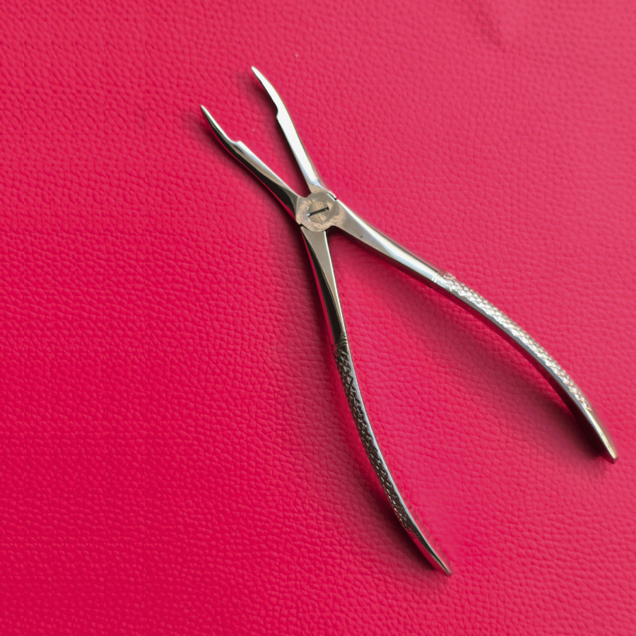 Narrow Jaw Extraction Forceps 7.5"