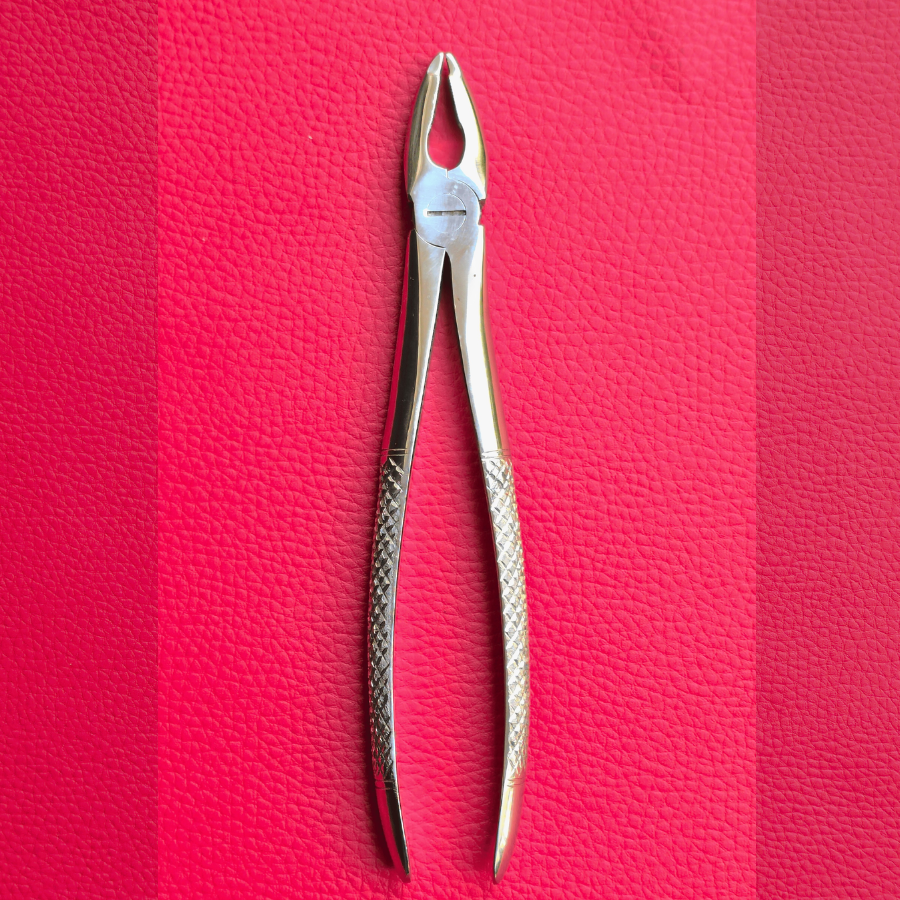Curved Small Forceps 7″